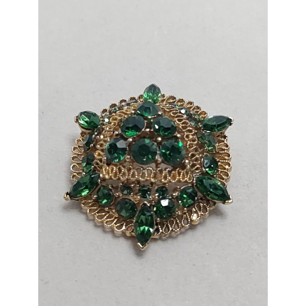 Vintage LISNER Dome Brooch Pin Gold Tone Filigree Emerald Glass Stones Signed